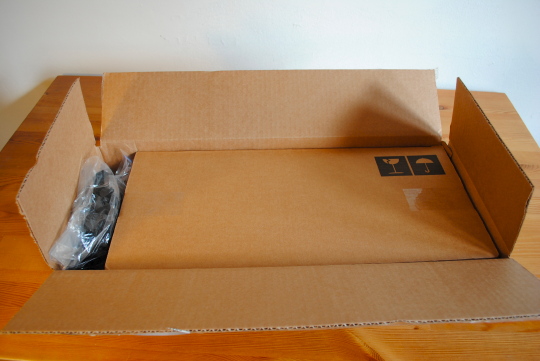 [unboxing keyboard]